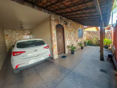 Casa com 3 Quartos à venda, 296m² no Monte Castelo, Contagem