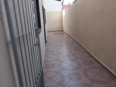 Casa com 2 Quartos para alugar, 50m² no Jardim do Castelo, Ferraz de Vasconcelos