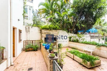 Casa com 5 Quartos à venda, 353m² no Pacaembu, São Paulo