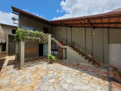 Casa com 3 Quartos à venda, 222m² no Universitário, Uberaba