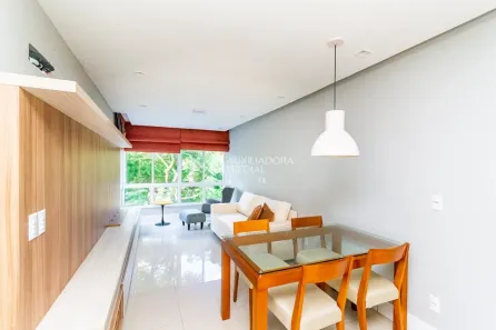 Apartamento com 2 Quartos para alugar, 72m² no Mont Serrat, Porto Alegre
