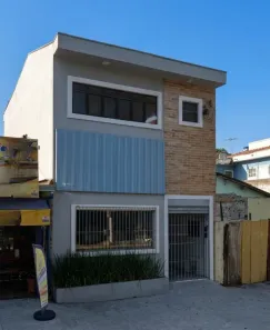 com 4 Quartos para venda ou aluguel, 140m² no Moinho Velho, São Paulo