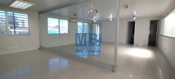 Galpão/Depósito/Armazém à venda, 230m² no Vila Sofia, São Paulo
