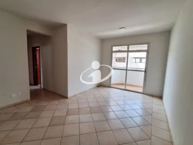 Apartamento com 3 Quartos para alugar, 80m² no Umuarama, Uberlândia