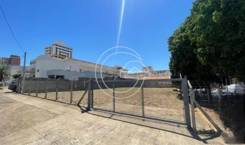 Lote/Terreno para alugar, 900m² no Centro, Marília