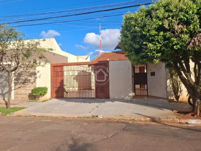 Casa com 3 Quartos para alugar, 117m² no Jardim São Lourenço, Campo Grande