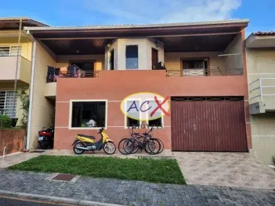 Casa de Condomínio com 3 Quartos à venda, 250m² no Santa Cândida, Curitiba