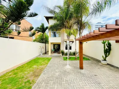 Casa com 4 Quartos à venda, 273m² no Itapuã, Salvador
