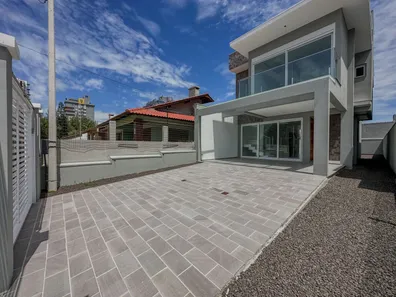 Sobrado com 3 Quartos à venda, 150m² no Capão da Canoa, Capão da Canoa