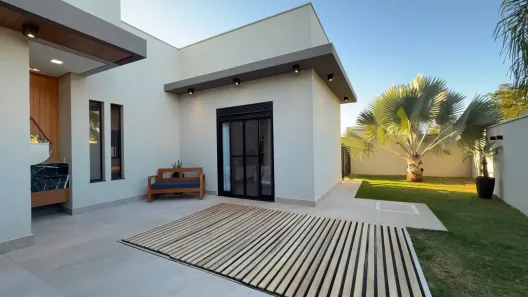 Casa de Condomínio com 3 Quartos à venda, 214m² no Jardim Sul, Uberlândia