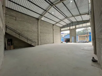 Galpão/Depósito/Armazém para alugar, 355m² no Vila Carlina, Mauá