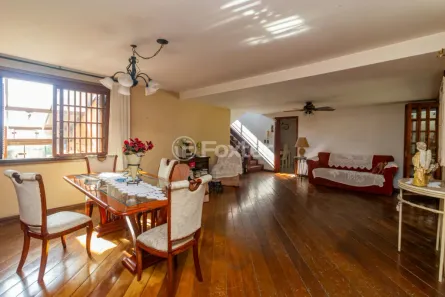 Casa com 4 Quartos à venda, 317m² no Três Figueiras, Porto Alegre
