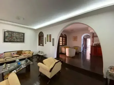 Casa com 4 Quartos à venda, 353m² no Colégio Batista, Belo Horizonte