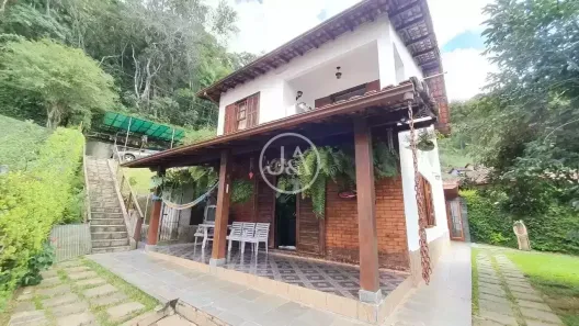 Casa com 3 Quartos à venda, 138m² no Nogueira, Petrópolis