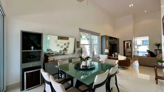 Casa com 4 Quartos à venda, 220m² no Jardins Valência, Goiânia