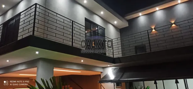 Sobrado com 3 Quartos à venda, 226m² no Alto Umuarama, Uberlândia