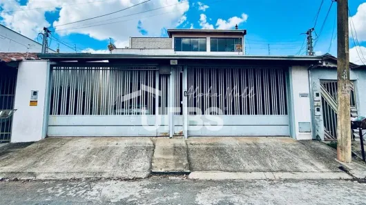 Casa com 3 Quartos à venda, 142m² no Conjunto Cachoeira Dourada, Goiânia