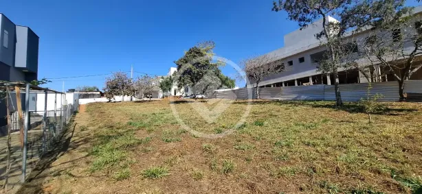 Lote/Terreno à venda, 1015m² no Condomínio Residencial Gran Royalle Confins, Confins