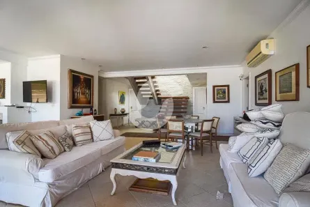 Casa com 7 Quartos à venda, 720m² no Itacoatiara, Niterói