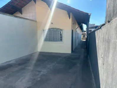 Casa com 3 Quartos para alugar, 220m² no Tupi, Praia Grande