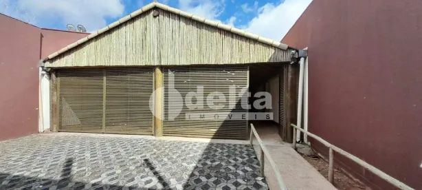Ponto Comercial para alugar, 200m² no Jardim Europa, Uberlândia