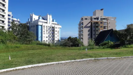 Lote/Terreno à venda, 1024m² no Itacorubi, Florianópolis