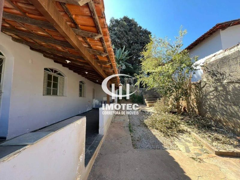 Casa com 1 quarto — Santa Mônica, Belo Horizonte