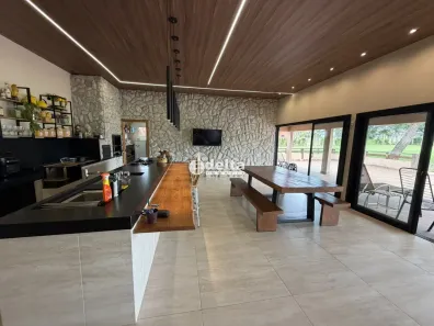 Fazenda/Sítio com 5 Quartos para alugar, 330m² no Chácaras Eldorado, Uberlândia