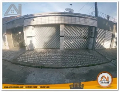 Casa com 4 Quartos à venda, 190m² no Vila União, Fortaleza