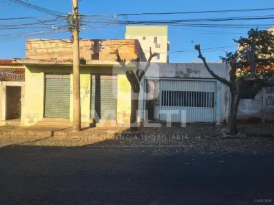 Lote/Terreno com 1 Quarto à venda, 360m² no Santa Mônica, Uberlândia