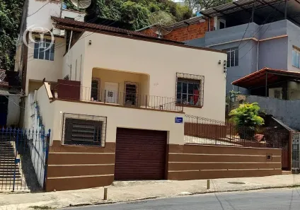 Casa com 5 Quartos à venda, 200m² no Grajaú, Juiz de Fora