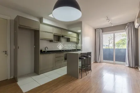 Apartamento com 2 Quartos para alugar, 52m² no Centro, Canoas