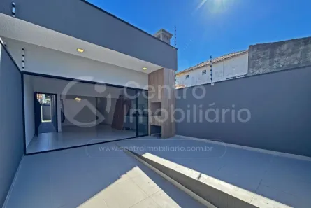 Casa com 2 Quartos à venda, 70m² no Centro, Peruíbe