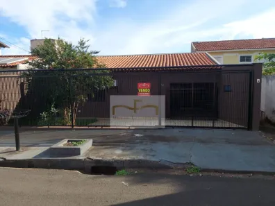 Casa com 3 Quartos para alugar, 130m² no Califórnia, Londrina