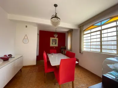 Casa com 4 Quartos à venda, 195m² no Arvoredo, Contagem