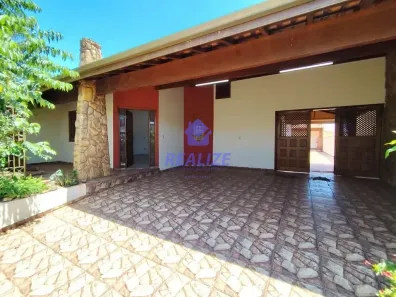 Casa com 3 Quartos à venda, 144m² no Chácara Floresta, Botucatu