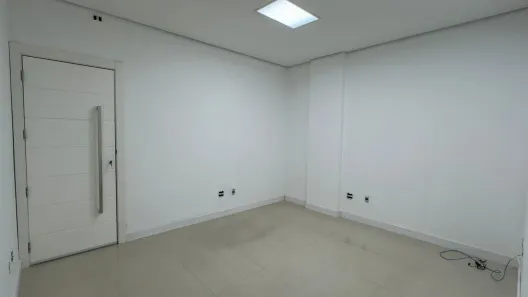 Sala Comercial para alugar, 105m² no Pioneiros, Balneário Camboriú