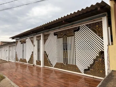 Casa com 3 Quartos para alugar, 200m² no Taguatinga Norte, Brasília