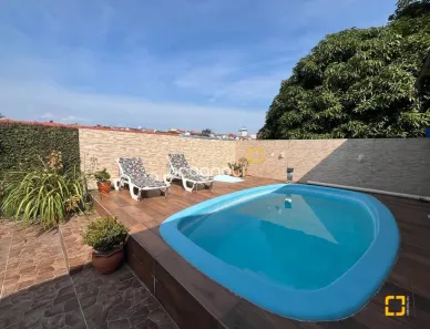 Casa com 3 Quartos à venda, 240m² no Barreiros, São José