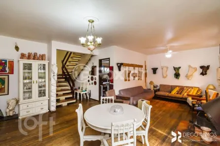 Casa com 4 Quartos à venda, 328m² no Cavalhada, Porto Alegre