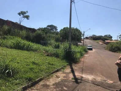 Lote/Terreno à venda, 345m² no Jardim Universal, Araraquara