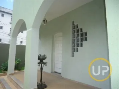 Casa com 6 Quartos para alugar, 411m² no Santa Amélia, Belo Horizonte