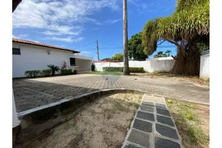 Casa com 6 Quartos para alugar, 423m² no Lagoa Nova, Natal