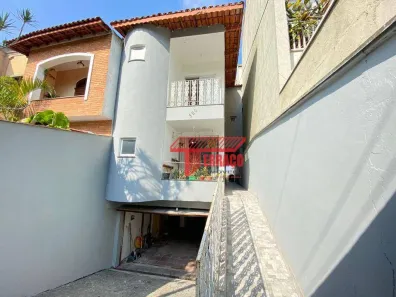 Sobrado com 4 Quartos à venda, 289m² no Parque Jaçatuba, Santo André