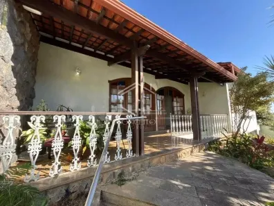 Casa com 4 Quartos para alugar, 150m² no Santa Amélia, Belo Horizonte