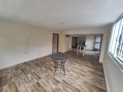 Casa com 1 Quarto para alugar, 60m² no Recreio dos Bandeirantes, Rio de Janeiro