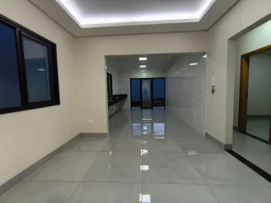 Casa com 4 Quartos à venda, 180m² no Santa Mônica, Uberlândia