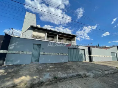 Casa com 6 Quartos à venda, 351m² no Residencial Flamingo, Goiânia