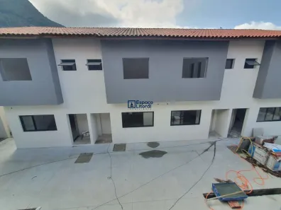 Sobrado com 2 Quartos à venda, 75m² no Cidade Jardim, Caraguatatuba