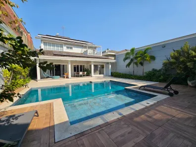 Sobrado com 5 Quartos à venda, 590m² no Adalgisa, Osasco